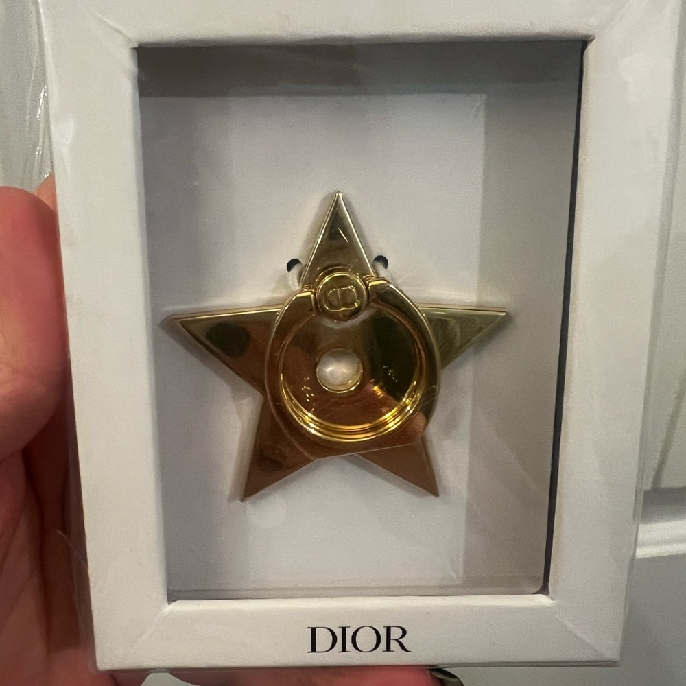 GWP: Gold Star Phone Ring/Accessory